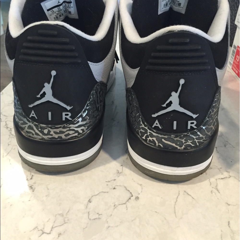 COPY - WORN ONCE. WOLF GREY 3s. Nike Retro Air Jordan. 13